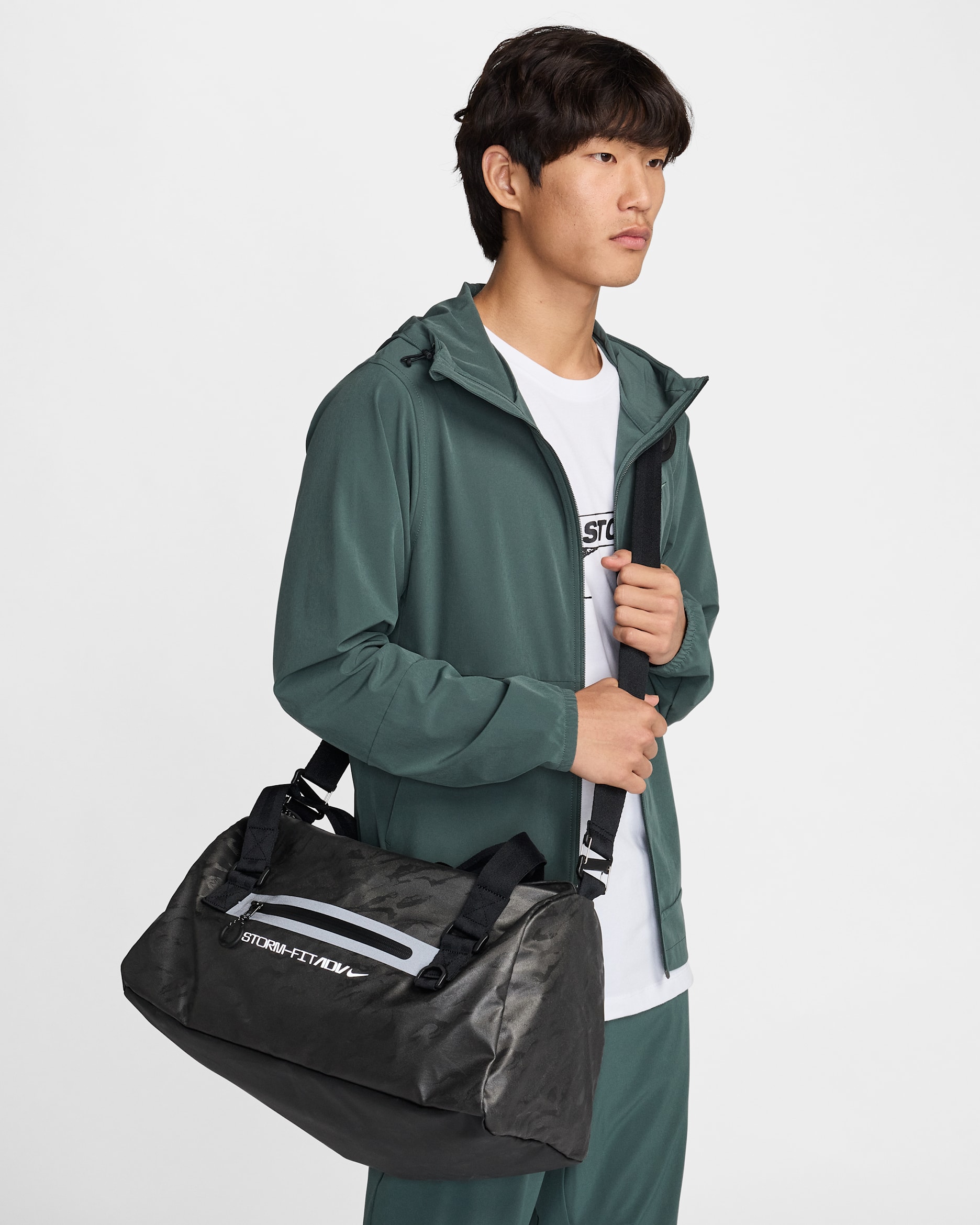 Nike Pro Storm-FIT ADV Duffle Bag (38L). Nike ID